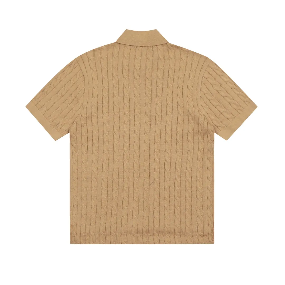 🅿️176 "Top quality" Style number: DS022# (not off the shelves all year round) [Ralph Lauren POLO lapel solid color pony embroidered logo knitted short sleeves] ✅Ralph Lauren Ralph Lauren classic basic versatile all-season cardigan knitted short sleeves ✅Main supplier platform live broadcast Wholesale entities Replenish when out of stock Not off the shelves ✅ZP quality 1:1 version Scan the code to enter the GF website Counter quality ✅Details and quality are the only one in Guangzhou. Imported quality cotton yarn focuses on high-end and cost-effective. Needless to say good quality. ✅The version is restored to the original order. The maximum size can be worn up to 160 pounds. Loose, comfortable and stress-free.